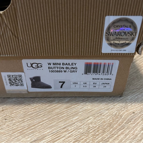 UGG Swarovski crystal Mini Bailey Button Bling boots Grey Size 7 W/Box - Picture 10 of 13